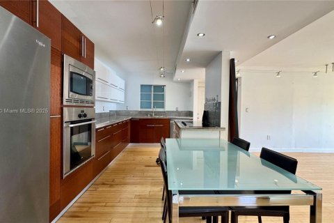 Condominio en alquiler en Miami Beach, Florida, 2 dormitorios, 91.79 m2 № 1896304 - foto 10