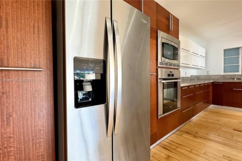 Condominio en alquiler en Miami Beach, Florida, 2 dormitorios, 91.79 m2 № 1896304 - foto 11