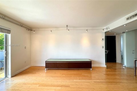 Condominio en alquiler en Miami Beach, Florida, 2 dormitorios, 91.79 m2 № 1896304 - foto 7