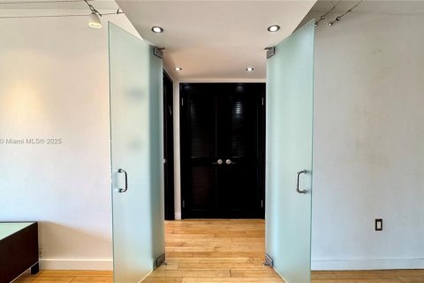 Condominio en alquiler en Miami Beach, Florida, 2 dormitorios, 91.79 m2 № 1896304 - foto 21