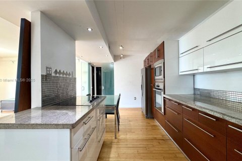 Condominio en alquiler en Miami Beach, Florida, 2 dormitorios, 91.79 m2 № 1896304 - foto 14