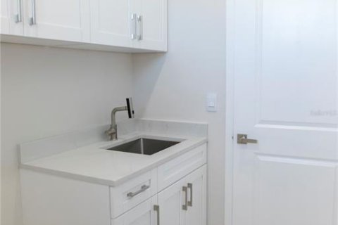 Купить виллу или дом в Кейп-Корал, Флорида 4 комнаты, 185.8м2, № 1723552 - фото 7