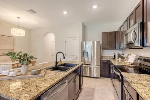 Touwnhouse à vendre à Sarasota, Floride: 3 chambres, 160.16 m2 № 1526891 - photo 13