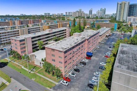 Купить кондоминиум в Халландейл-Бич, Флорида 1 спальня, 61.32м2, № 1939825 - фото 4