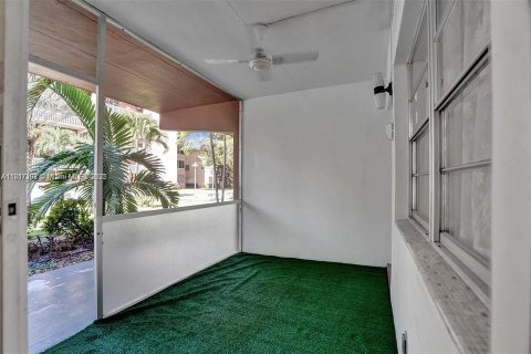 Купить кондоминиум в Халландейл-Бич, Флорида 1 спальня, 61.32м2, № 1939825 - фото 6