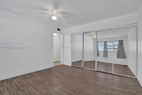 Купить кондоминиум в Халландейл-Бич, Флорида 1 спальня, 61.32м2, № 1939825 - фото 15