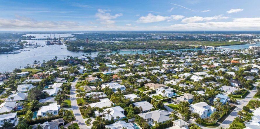 Villa ou maison à Jupiter Inlet Colony, Floride 5 chambres, 289.76 m2 № 1136456