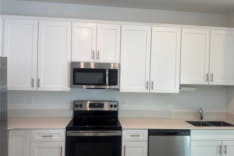 Townhouse in Kissimmee, Florida 3 bedrooms, 169.08 sq.m. № 2232068 - photo 5