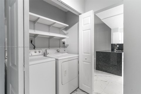 Купить кондоминиум в Тамарак, Флорида 2 спальни, 98.48м2, № 1760942 - фото 21