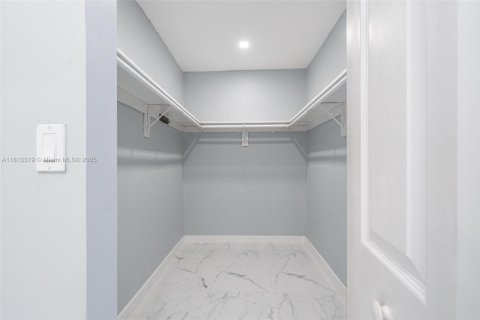 Купить кондоминиум в Тамарак, Флорида 2 спальни, 98.48м2, № 1760942 - фото 24