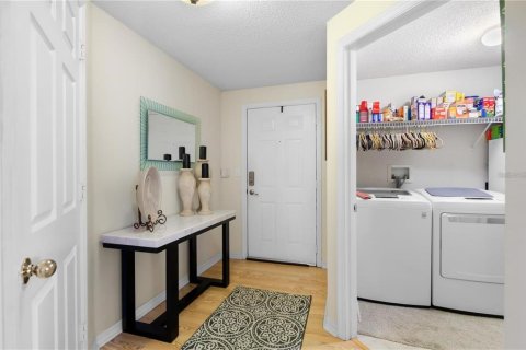 Condo in Sarasota, Florida, 2 bedrooms  № 1914031 - photo 4