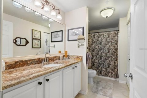 Condo in Sarasota, Florida, 2 bedrooms  № 1914031 - photo 15