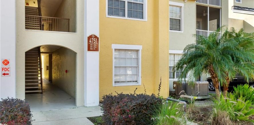 Condo in Sarasota, Florida, 2 bedrooms № 1914031