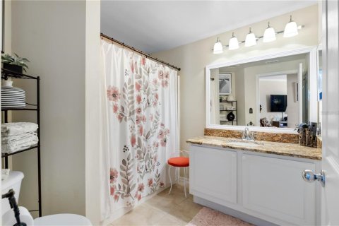 Condo in Sarasota, Florida, 2 bedrooms  № 1914031 - photo 18