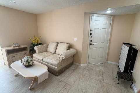 Condo in Orlando, Florida, 2 bedrooms  № 2098620 - photo 7