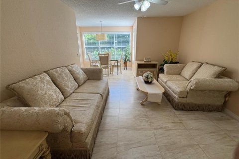 Condo in Orlando, Florida, 2 bedrooms  № 2098620 - photo 5