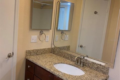 Condo in Orlando, Florida, 2 bedrooms  № 2098620 - photo 29
