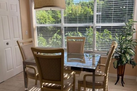 Condo in Orlando, Florida, 2 bedrooms  № 2098620 - photo 10