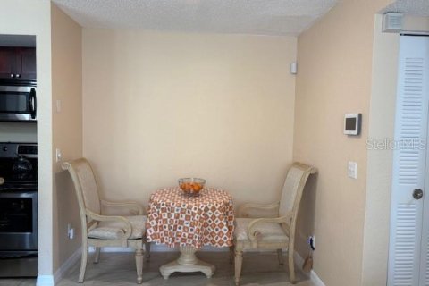 Condo in Orlando, Florida, 2 bedrooms  № 2098620 - photo 17