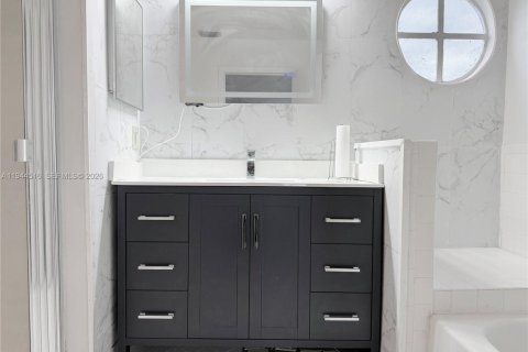 Купить виллу или дом в Катлер-Бей, Флорида 4 спальни, 180.79м2, № 2001339 - фото 14