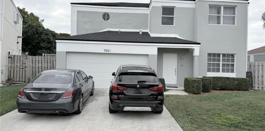 Villa ou maison à Cutler Bay, Floride 4 chambres, 180.79 m2 № 2001339