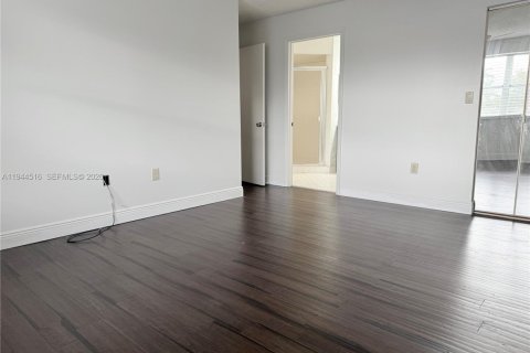 Villa ou maison à vendre à Cutler Bay, Floride: 4 chambres, 180.79 m2 № 2001339 - photo 6