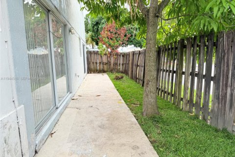 Villa ou maison à vendre à Cutler Bay, Floride: 4 chambres, 180.79 m2 № 2001339 - photo 11