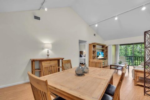 Condominio en alquiler en Sarasota, Florida, 1 dormitorio, 77.02 m2 № 1828435 - foto 2