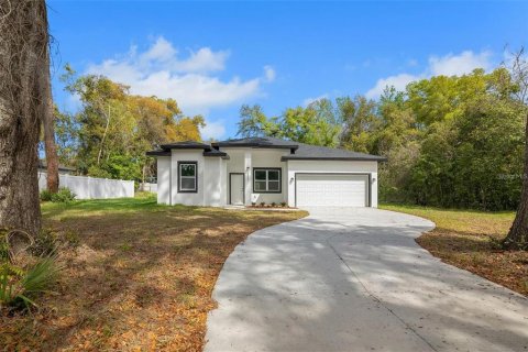 Casa en Ocala, Florida 3 dormitorios, 176.51 m2 № 2150894