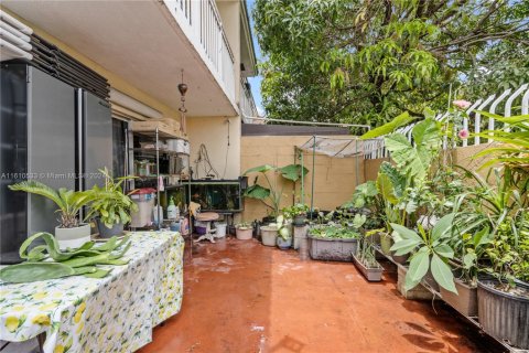 Condominio en venta en Hialeah, Florida, 2 dormitorios, 89.19 m2 № 2038122 - foto 25