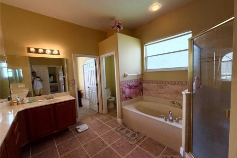 Casa en venta en Orlando, Florida, 4 dormitorios, 203.27 m2 № 2363340 - foto 8