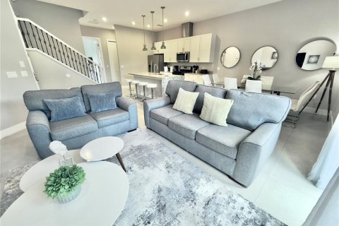 Townhouse in Kissimmee, Florida 5 bedrooms, 201.51 sq.m. № 2143162 - photo 13