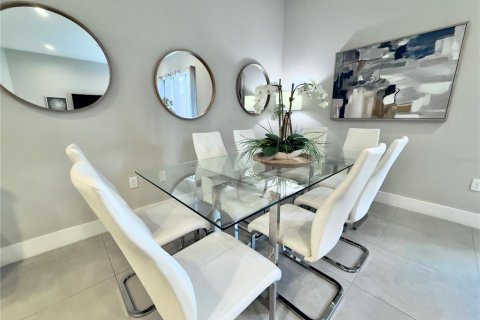 Townhouse in Kissimmee, Florida 5 bedrooms, 201.51 sq.m. № 2143162 - photo 14