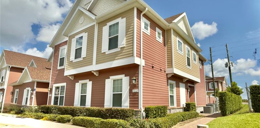 Townhouse in Kissimmee, Florida 5 bedrooms, 201.51 sq.m. № 2143162