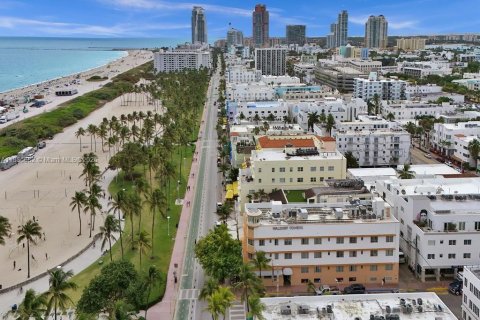 Condo in Miami Beach, Florida, 1 bedroom  № 1823504 - photo 3
