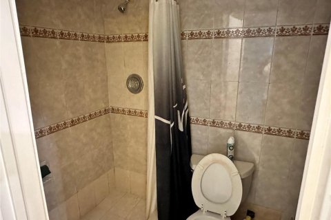 Condo in Sunrise, Florida, 2 bedrooms  № 2170009 - photo 19