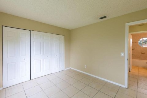 Condo in Sunrise, Florida, 2 bedrooms  № 2170009 - photo 14