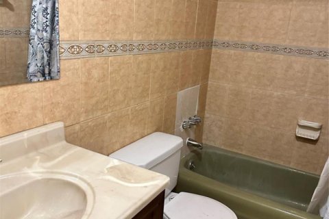 Condo in Sunrise, Florida, 2 bedrooms  № 2170009 - photo 13