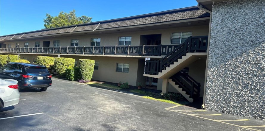 Condo in Sunrise, Florida, 2 bedrooms  № 2170009