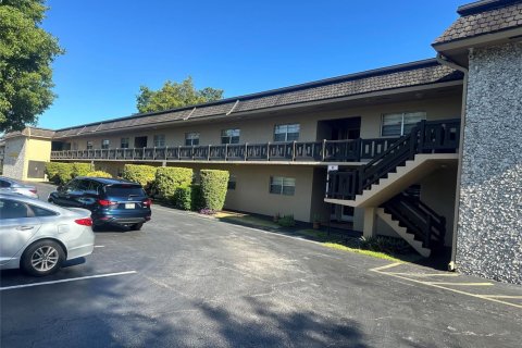 Condo in Sunrise, Florida, 2 bedrooms  № 2170009 - photo 2