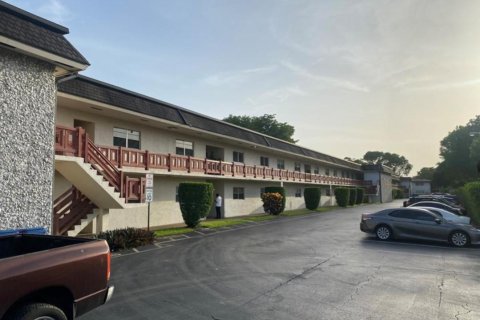 Condo in Sunrise, Florida, 2 bedrooms  № 2170009 - photo 3