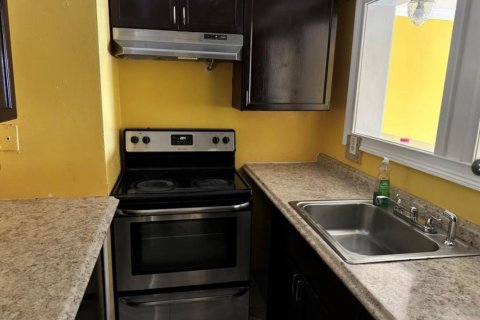 Condo in Sunrise, Florida, 2 bedrooms  № 2170009 - photo 7