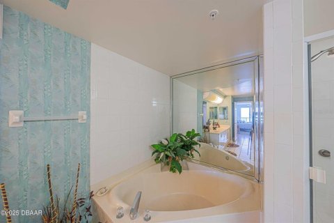 Condo in Ponce Inlet, Florida, 3 bedrooms  № 1775477 - photo 17