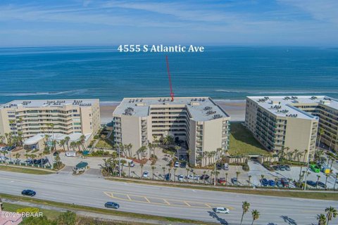 Condo in Ponce Inlet, Florida, 3 bedrooms  № 1775477 - photo 1