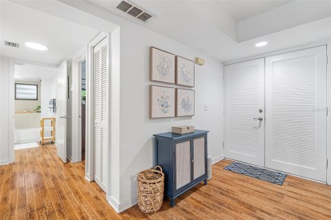 Condo in Maitland, Florida, 2 bedrooms  № 2157421 - photo 19