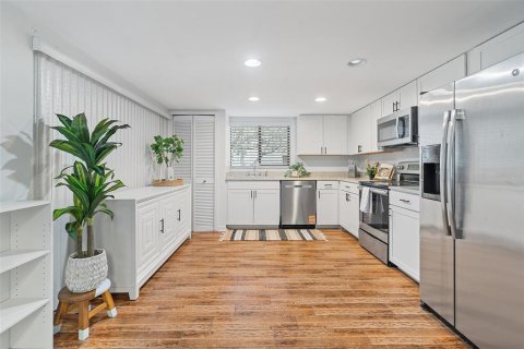 Condo in Maitland, Florida, 2 bedrooms  № 2157421 - photo 4