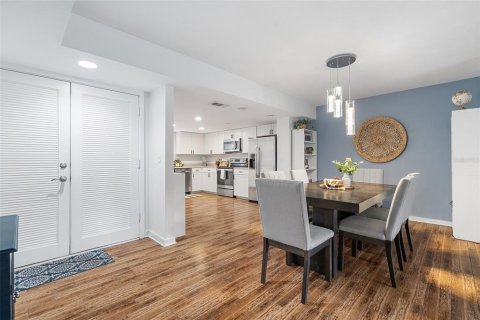 Condo in Maitland, Florida, 2 bedrooms  № 2157421 - photo 6