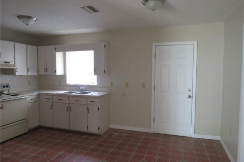 Villa ou maison à louer à Lakeland, Floride: 2 chambres, 79.71 m2 № 2384278 - photo 5