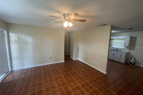 Villa ou maison à louer à Lakeland, Floride: 2 chambres, 79.71 m2 № 2384278 - photo 3