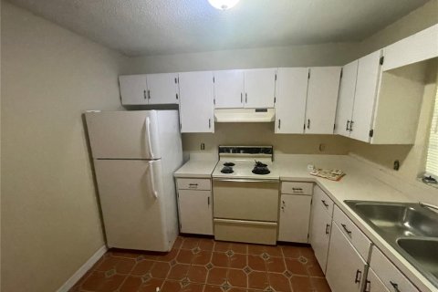 Villa ou maison à louer à Lakeland, Floride: 2 chambres, 79.71 m2 № 2384278 - photo 6